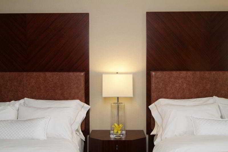 The Westin Harbor Golf & 4*